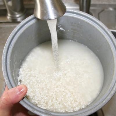Dùng nước lạnh để nấu cơm: Sai lầm khiến gạo trôi tuột chất bổ, nồi cơm chóng hỏng lại cực hao điện